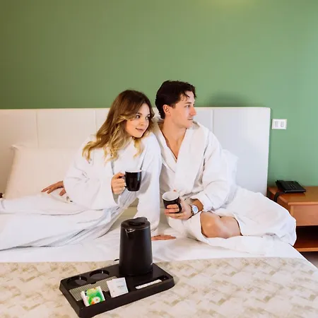 Easy Hotel
